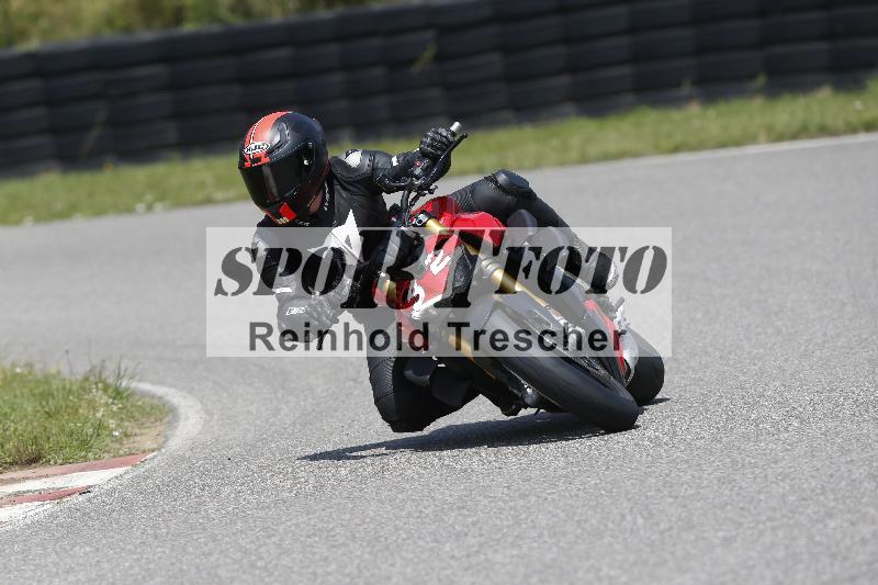 /27 12.06.2025 Ducati Schweiz Trackday Warmup  ADR/gelb-jeaune/32